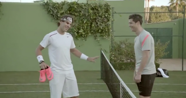 Video: Rafael Nadal chất vấn CR7 với màn chơi tennis bằng chân